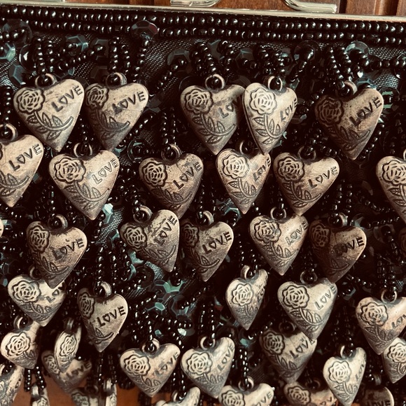 NWOT Evening Purse with Carved Wooden Heart Bead & Additional Glass Bead… - Picture 3 of 8